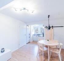 Charmante 2-Zimmer-Dachgeschosswohnung (unmöbliert!!) in kernsaniertem Wohnhaus in Nürnberg Altenfurt