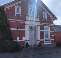 Rodenkirchen ( Stadland), Wunderschöne sanierte Altbauwohnung im 1 OG in zentraler ruhiger Lage