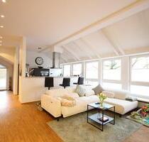 4 Zi.,loftähnliches wohnen, gr. Wohnb. m.offener EBK, ideal f. 3 Personen ,Balkon, Gäste-WC, Du.und Wa, sep. Gästeb - Hannover Bothfeld-Vahrenheide