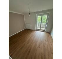 4-Zimmer-Wohnung FREI nähe LDW mit zwei Balkonen - Bremen Neustadt