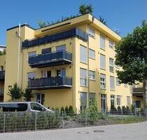 helle 3 Zimmer Wohnung, 2. OG, mit Balkon in Rüsselsheim - Rüsselsheim am Main