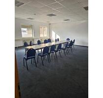 Büroräume 1. OG - 2.000,00 EUR Kaltmiete, ca.  351,00 m² in Illertissen (PLZ: 89257)