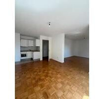 Helle 2 Zimmer Wohnung mit XL Balkon - Frankfurt am Main Bergen-Enkheim
