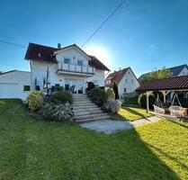 Wohnung auf 2 Ebenen mit 5 Zimmern, Garten, Balkon, EBK, Garage - Weissach im Tal