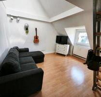 Sonnige und helle 1,5 ZKB Dachgeschosswohnung (01.10.) - Siegen