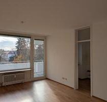 Lichtdurchflutete Zwei-Zimmer-Wohnung mit weitläufigem Balkon - Nürnberg Gibitzenhof