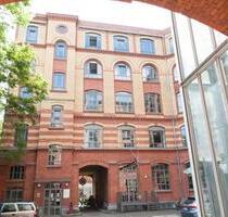 Arbeitstische in der Fabrik für Kreative in Kreuzberg - All-in-Miete - Berlin Friedrichshain-Kreuzberg