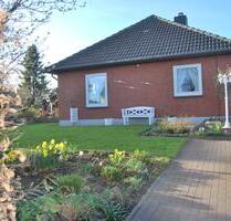 Winkelbungalow mit Garage - 1.200,00 EUR Kaltmiete, in Glücksburg (Ostsee) (PLZ: 24960)