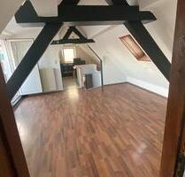 2 Zimmer Dachwohnung, Küche, Bad, Balkon in Damm Glattbacherstr. - Haibach