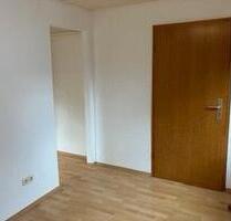 Helle Dachgeschoss Wohnung in ruhiger Lage - Stuttgart Bad Cannstatt