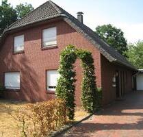Remels - Traumhaus 6ZKB 190qm, Garten, ruhig,zentral, am Kanal - Uplengen