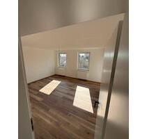Kernsanierte 3-Zimmer Wohnung, Wilhelmshöhe neben Bahnhof - Kassel Südstadt