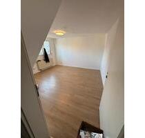 1 Zimmer WG Handwerkerzimmer - 500,00&nbsp;EUR Kaltmiete, ca.&nbsp; 30,00&nbsp;m&sup2; in Esslingen am Neckar (PLZ: 73728)
