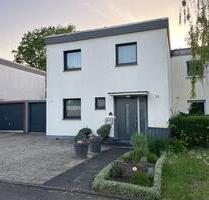 Einfamilienhaus (Reihenhaus) in Köln-Rodenkirchen mit gr. Garten