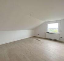 Frisch renovierte 3-ZKB-Dachgeschosswohnung in Meitingen-Herbertshofen!