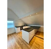 Moderne, vollklimatisierte Dachgeschosswohnung - Püttlingen