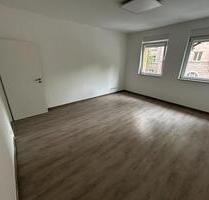 Sofort verfügbar: 2 Zi Wohnung mit großem Balkon, ca. 68qm 1.OG - Erlangen Bruck