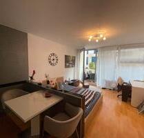 Vorerst für 1 Jahr - Möblierte 1-Zimmer Wohnung mit Balkon - München Schwabing-Freimann