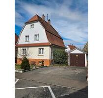 Freistehendes Einfamilienhaus mit schönem Garten und Garage - Oberndorf am Neckar