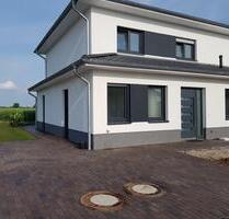Moderne Doppelhaushälfte mit Einbauküche – Frei ab 01.10.2025 - Rötgesbüttel