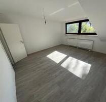 Dachgeschosswohnung 2. Zimmer - 700,00 EUR Kaltmiete, ca.  55,00 m² in Wiesbaden (PLZ: 65207) Bierstadt