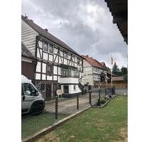 ETW (rd. 80 qm, 3ZKDB), im 1. OG eines 2-FH - Borken (Hessen)