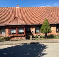 Bauernhaus mit Nebengelass und großem Grundstück Nahe Rosenow