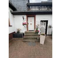 5 Zi. 142 qm Wohnung mit Loggia, Garten und Stellplatz - Nienburg (Weser)