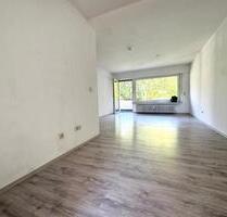 Lichtdurchflutete 2-Zimmerwohnung mit großem Balkon und Blick ins Grüne ab sofort zu vermieten - Menden (Sauerland)