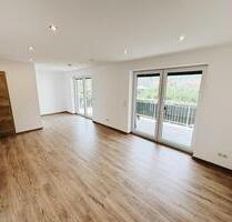 Lichtdurchflutete Wohnung mit Balkon (möbliert) - Eibelstadt