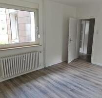 Renovierte 3-Zimmer-Erdgeschosswohnung mit Balkon zu vermieten! - Duisburg Hamborn