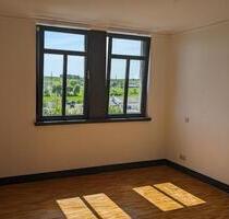 3 Zimmer Wohnung, Küche, Bad und großzügige Diele - Niederstotzingen