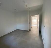 ERSTBEZUG nach Kernsanierung, moderne 2,5 Zimmer ,2 OG Wohnung in zentraler Lage Witten