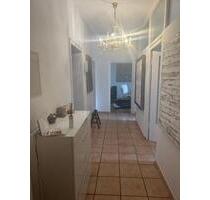 Helles, möbliertes 15 m² Zimmer in 130 m² Frauen-WG – zentrale La - Krefeld Cracau