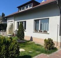Einfamilienhaus mit Garten - 1.800,00 EUR Kaltmiete, ca.  180,00 m² in Pforzheim (PLZ: 75179) Brötzingen