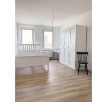 Letztes freies Zimmer! Möbliertes Frauen-WG-Zimmer in Toplage Nürnberg