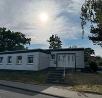 Einfamilienhaus Bungalow - 1.390,00 EUR Kaltmiete, ca.  170,00 m² in Ense (PLZ: 59469)