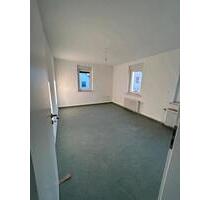 Helle 4,5 Zimmer-Wohnung in bester Lage sofort zu vermieten!! - Krombach