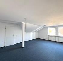 Dachgeschosswohnung im Zentrum von Lage