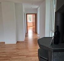 Neu Renovierte 4 Zi. Whg. mit Balkon 2 BäderTGLift 134 qm. - Neuhaus am Rennweg