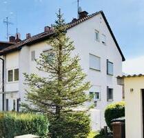 3 Zimmer DG Wohnun mit EBK - 1.050,00 EUR Kaltmiete, in Stuttgart (PLZ: 70437) Mühlhausen