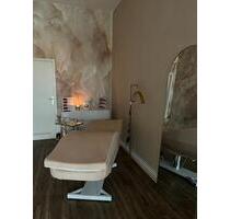 Kosmetik Zimmer zu vermieten - 500,00&nbsp;EUR Kaltmiete, ca.&nbsp; 20,00&nbsp;m&sup2; in Berlin (PLZ: 12679) Marzahn-Hellersdorf