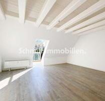 Helle 2-Zimmer Dachgeschoss-Wohnung mit Einbauküche in F-Goldstein - Frankfurt am Main Schwanheim