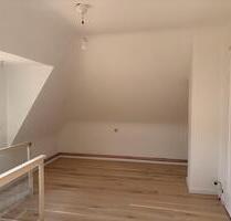 3 Zimmer Maisonette Wohnung mit Balkon und Garten in Stuttgart