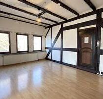 Charmante 2,5-Zimmer-Dachgeschosswohnung in Hattingens Altstadt mit hohen Decken und Komfort