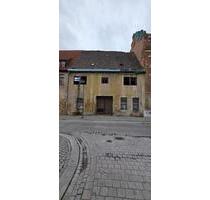 Mehrfamilienhaus - 35.000,00&nbsp;EUR Kaufpreis, ca.&nbsp; 299,00&nbsp;m&sup2; in Weißenfels (PLZ: 06667)