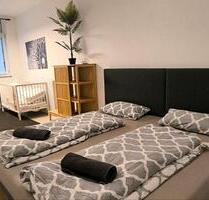 Voll möblierte 2-Zimmer-Wohnung mit Garage in zentraler Lage - Pforzheim Nordstadt