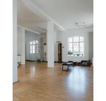 Trainingsraum in ALTBAU-TRAUM - 30,00 EUR Kaltmiete, ca.  50,00 m² in Köln (PLZ: 50674) Innenstadt