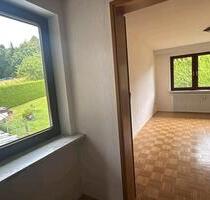 große Wohnung zu vermieten - 900,00 EUR Kaltmiete, in Wehingen (PLZ: 78564)
