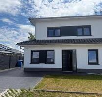 Doppelhaushälfte zu vermieten - 1.450,00 EUR Kaltmiete, ca.  140,00 m² in Groß Oesingen (PLZ: 29393)